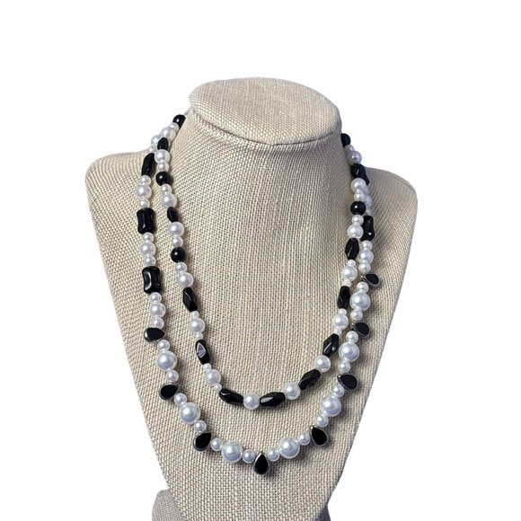 Faux Pearl White and Black Beaded Necklace 2 Strands Plastic Glass Hook Clasp - Picture 1 of 3